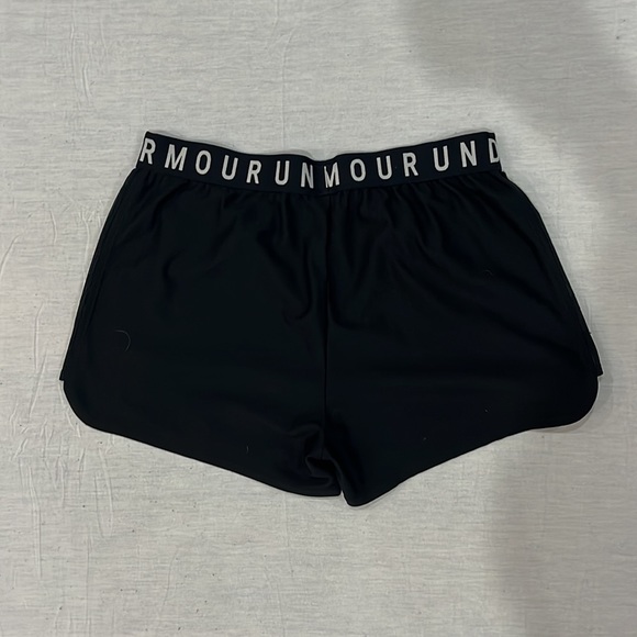 Under Armour Running Shorts - Picture 2 of 2
